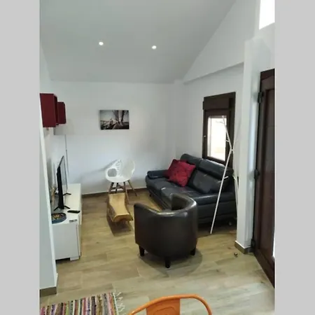 Agradable Casa Con Jardin, Barbacoa Y Cenador. Desayunar, Comer Y Cenar Al Aire Libre Y Con Vistas Es Solo Alguna De Las Experiencias De Las Que Podras Disfrutar En Esta Pequena Casa En El Mismo Pueblo De Cee. Ferienhaus *